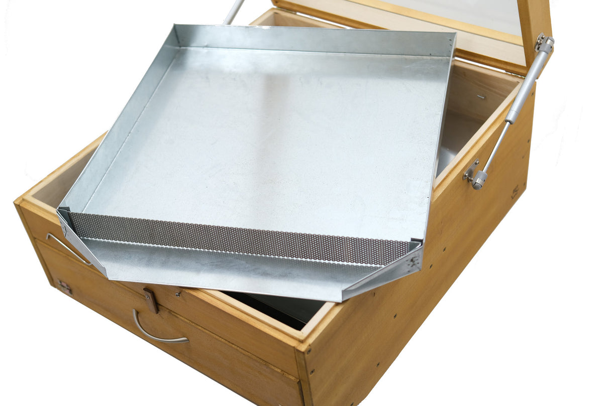 Solid and durable wooden solar wax melter for 2 Zander, Dadant, and German standard frames