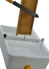 Uncapping kit complete with plastic filter. For uncapping with a knife.