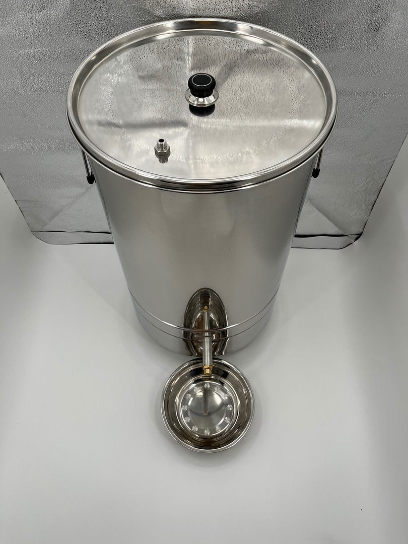 Round stainless steel steam wax melter, 45cm diameter, for up to 12 honeycombs